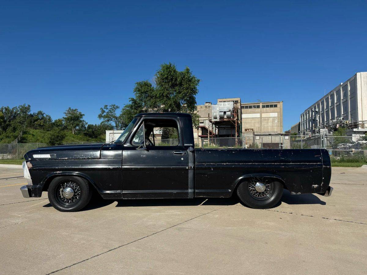 Ford-f-100-1967-black-2