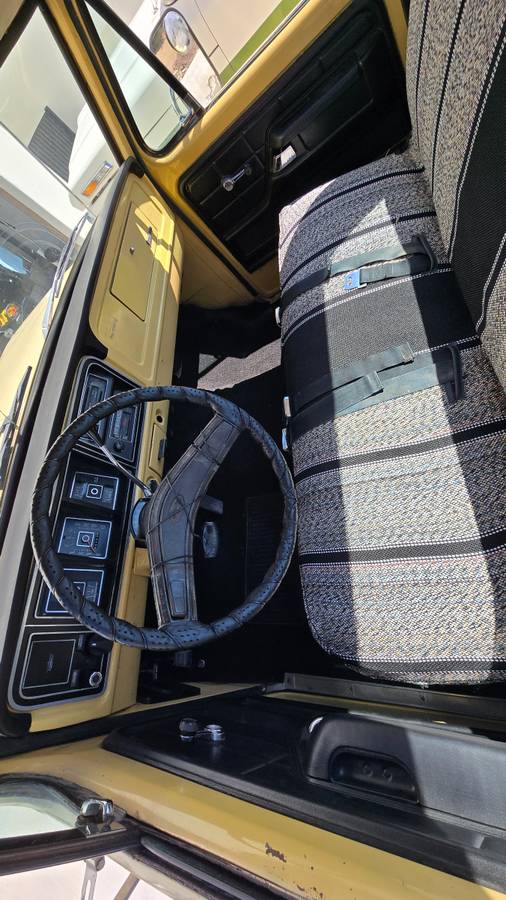 Ford-f-100-custom-1975-yellow-3