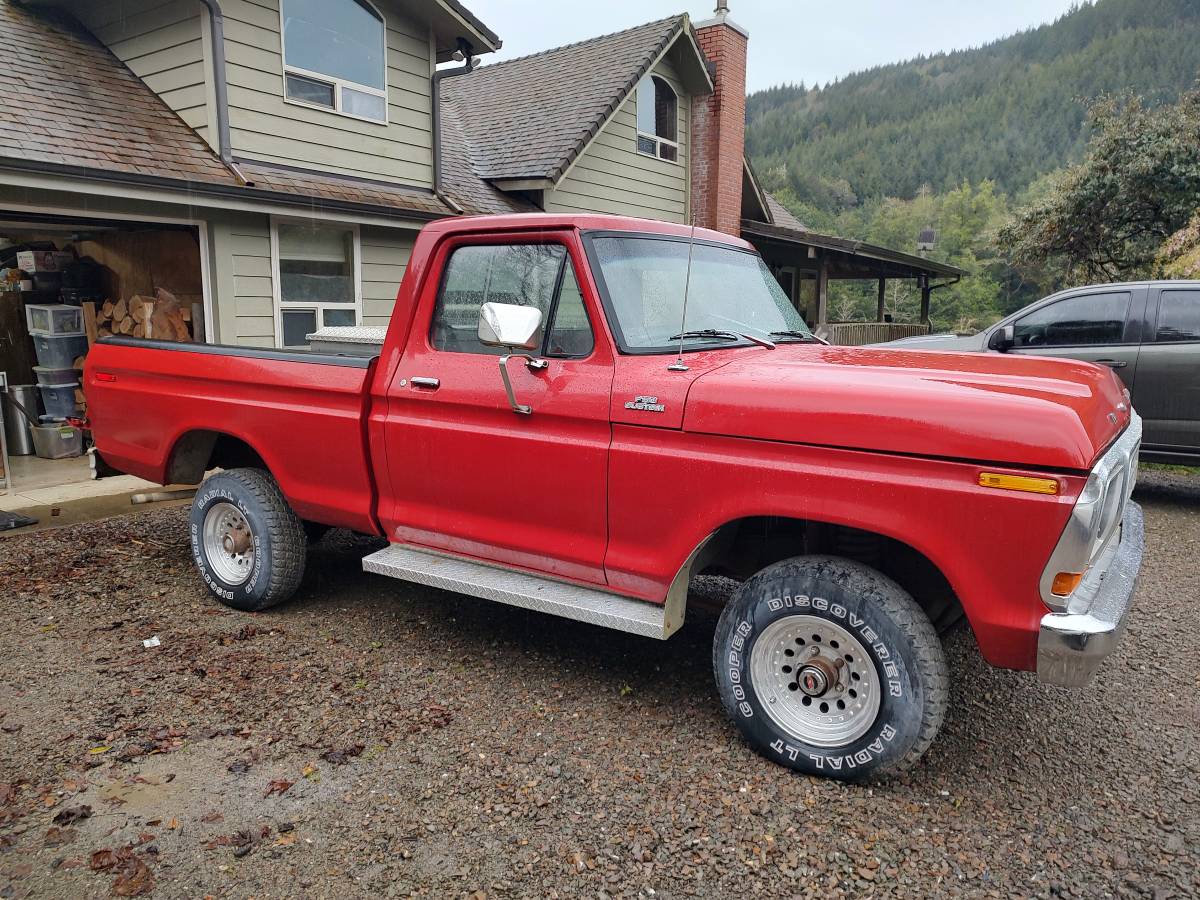 Ford-f-150-1979-red