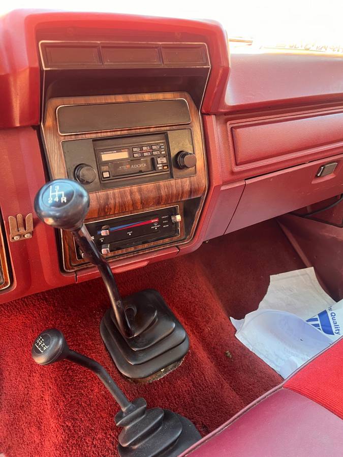 Ford-f-150-1984-5