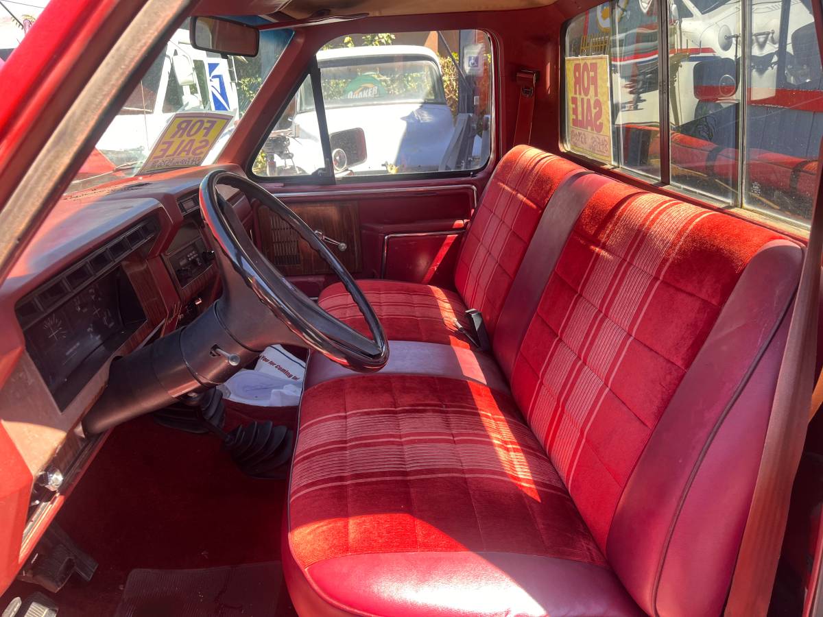 Ford-f-150-1984-7