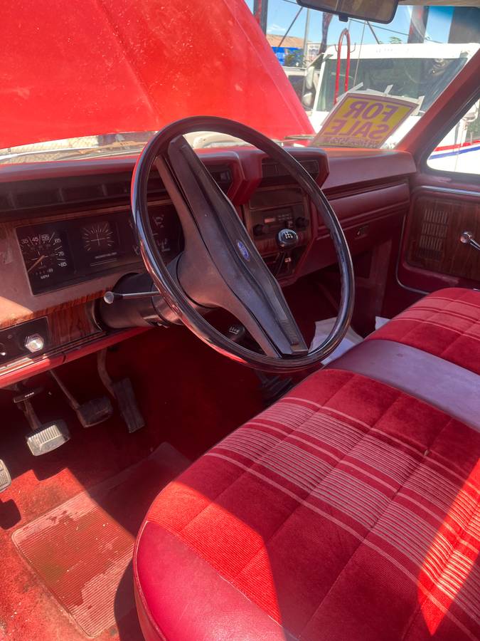 Ford-f-150-1984-8