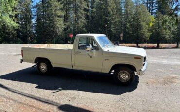 Ford-f-150-1984-white-3