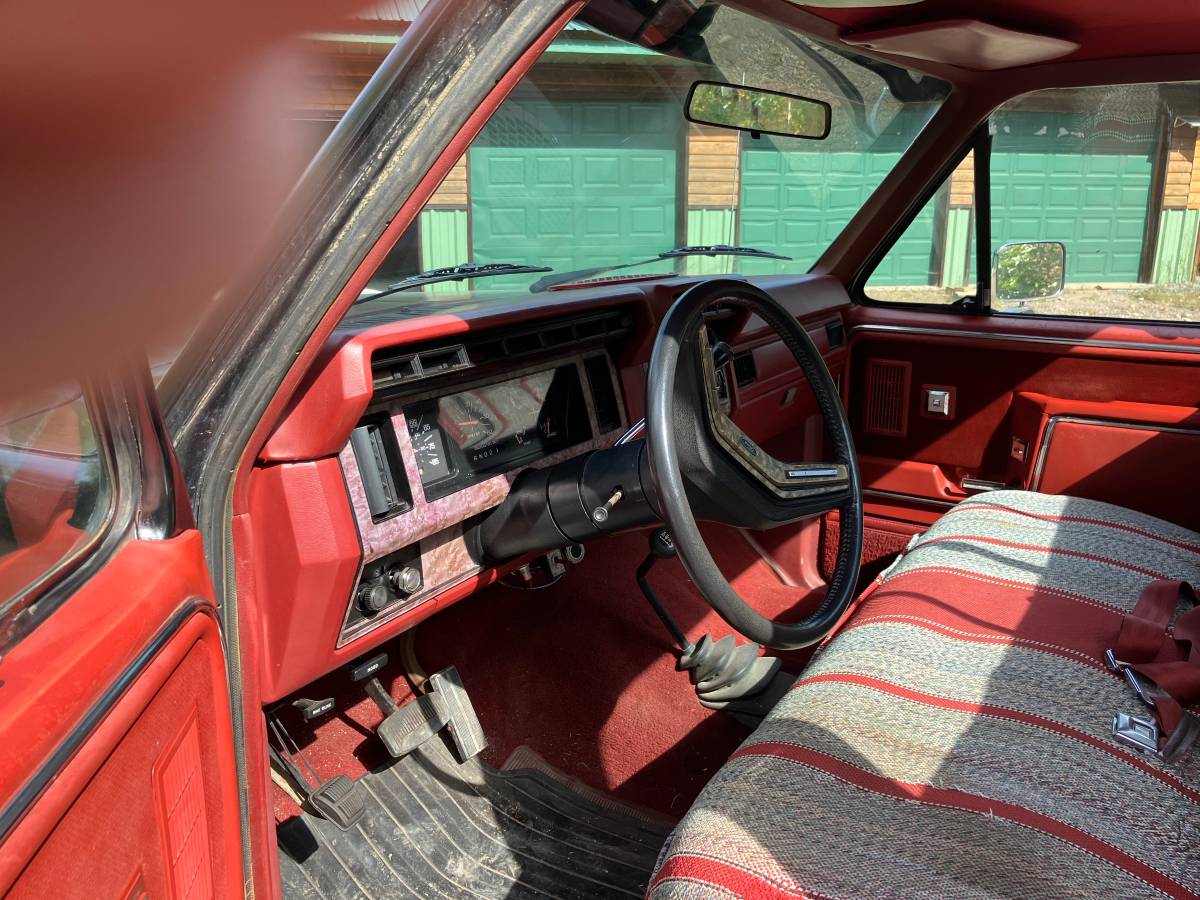 Ford-f-150-1985-black-1