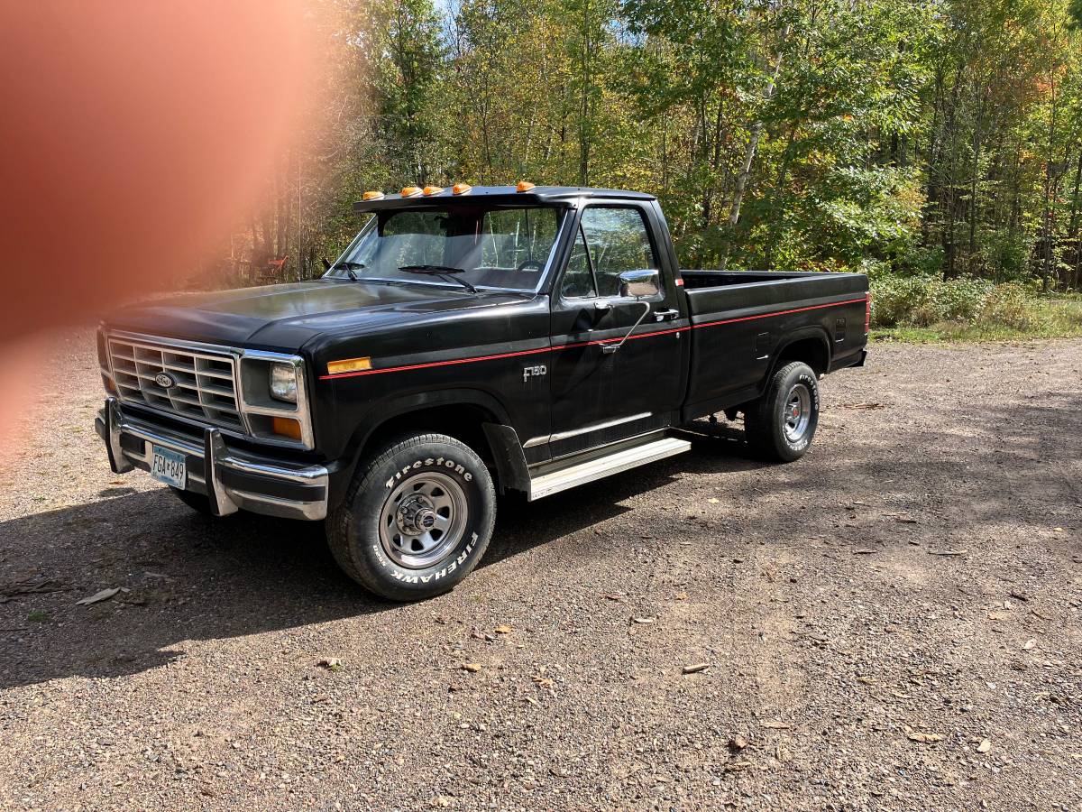 Ford-f-150-1985-black-2