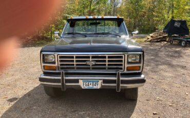 Ford-f-150-1985-black-3