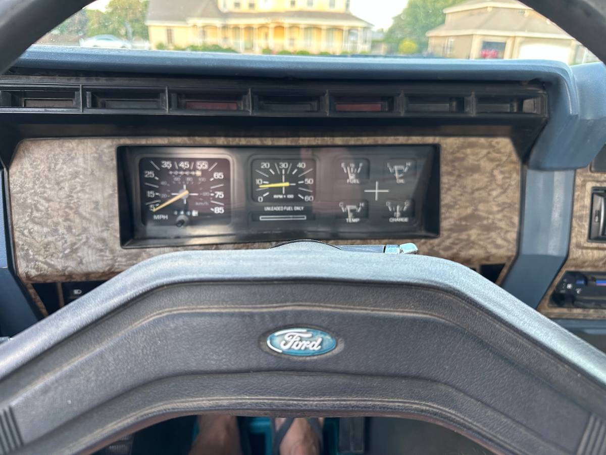 Ford-f-150-1986-blue-4