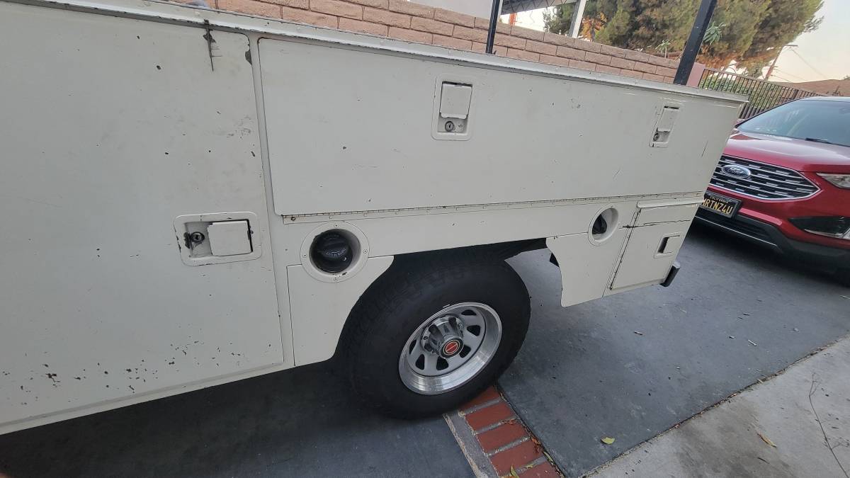 Ford-f-150-1989-white-4