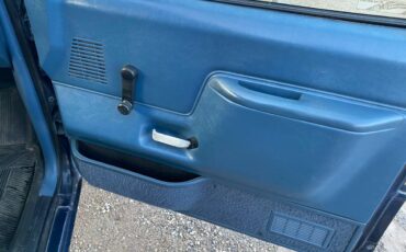 Ford-f-150-4wd-long-bed-1988-blue-5
