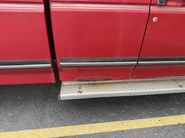Ford-f-150-lariat-wtriton-engine-1990-red-9