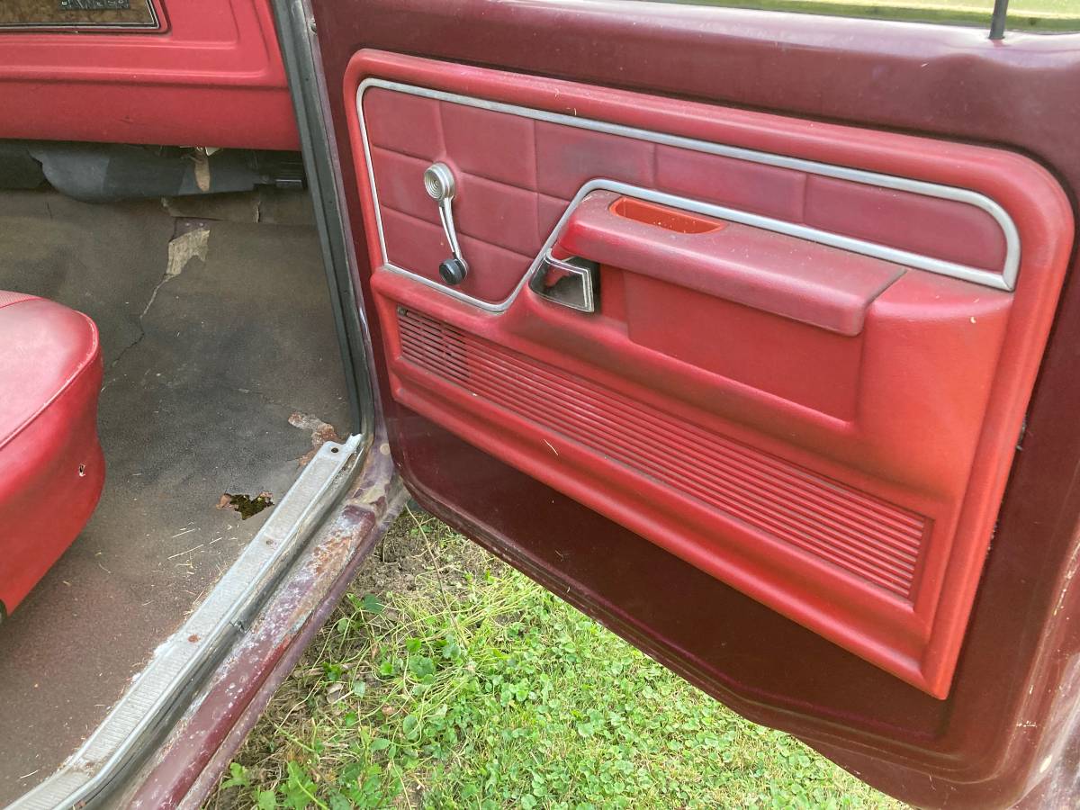 Ford-f-150-ranger-1979-red-10