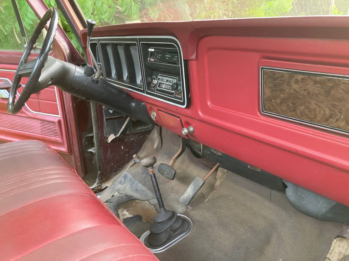 Ford-f-150-ranger-1979-red-12