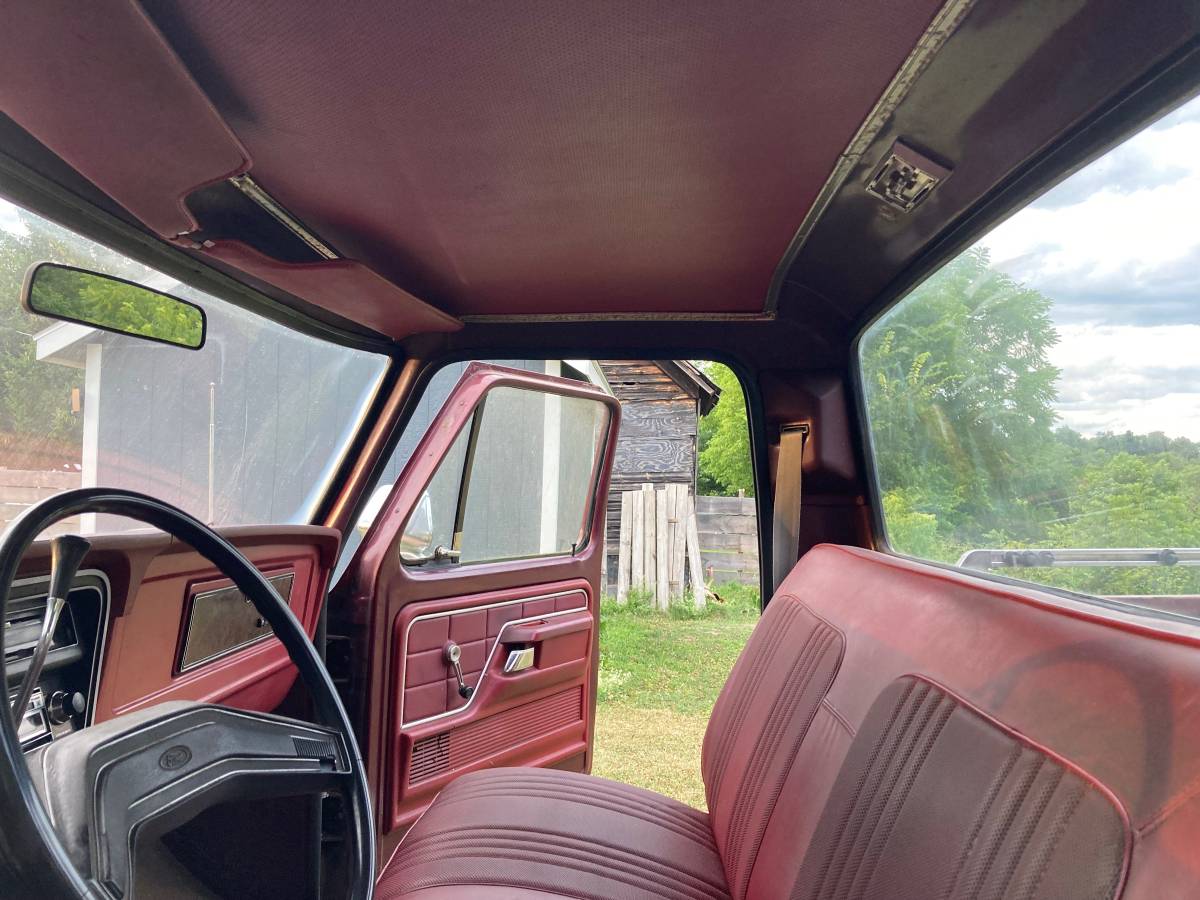 Ford-f-150-ranger-1979-red-4