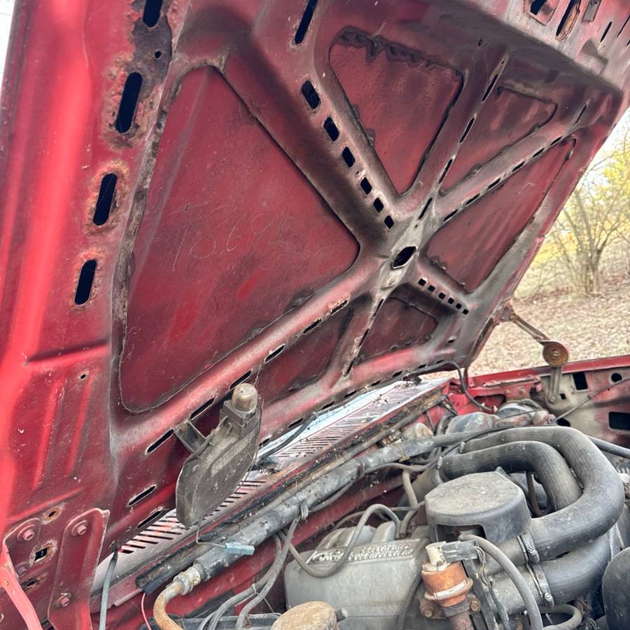 Ford-f-150-truck-1986-red-11