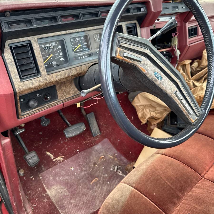 Ford-f-150-truck-1986-red-15