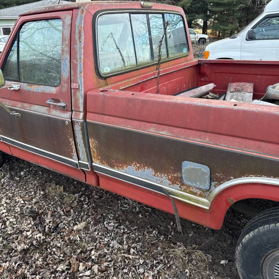 Ford-f-150-truck-1986-red-8