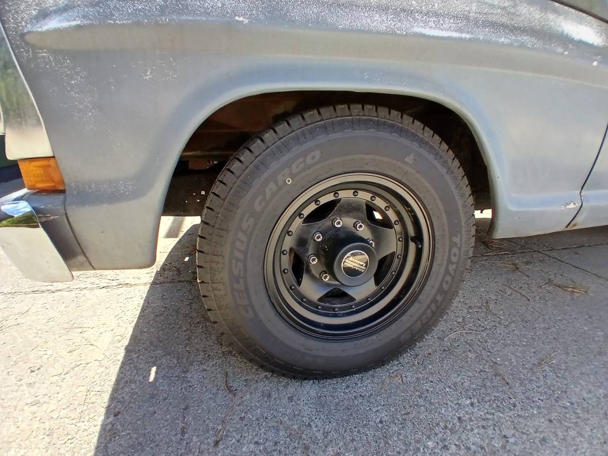 Ford-f-250-1972-grey-2