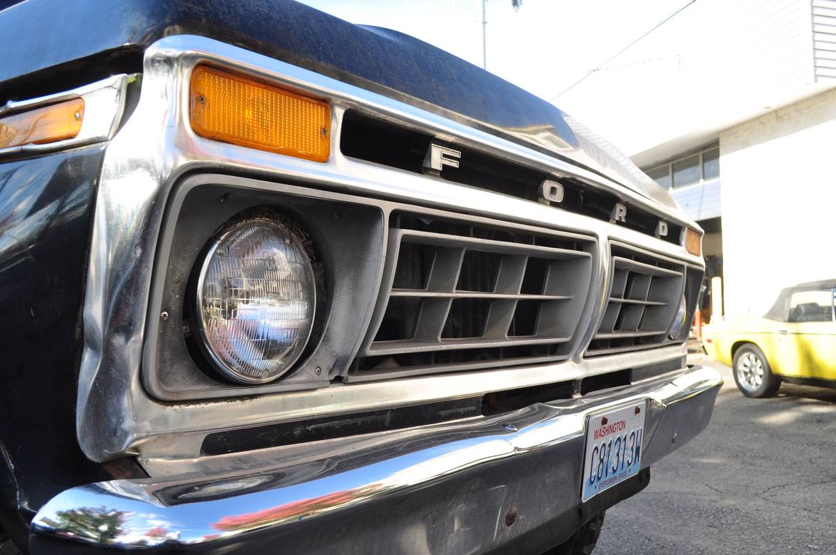 Ford-f-250-1977-black-3