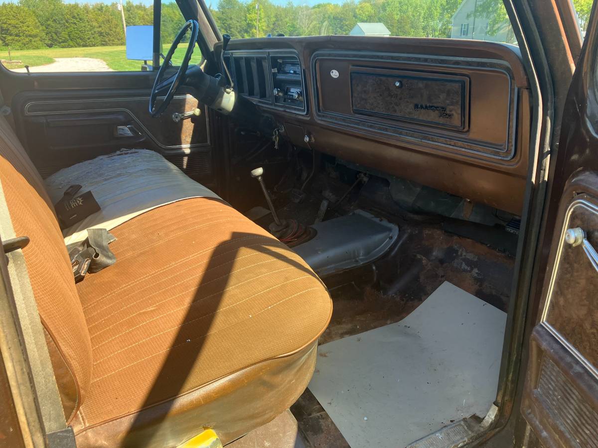 Ford-f-250-1978-brown-3