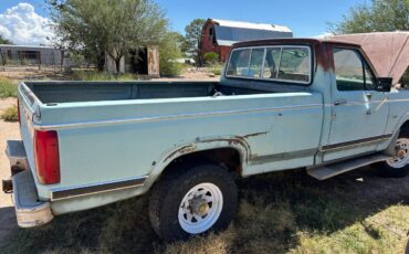 Ford-f-250-1982-green-4