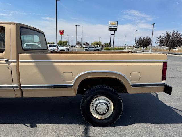 Ford-f-250-1984-blue-1