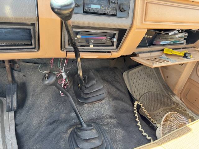 Ford-f-250-1984-blue-10