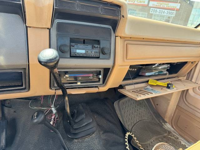 Ford-f-250-1984-blue-9