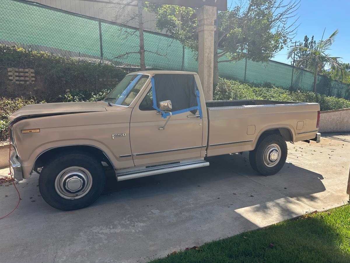 Ford-f-250-1985-brown-2