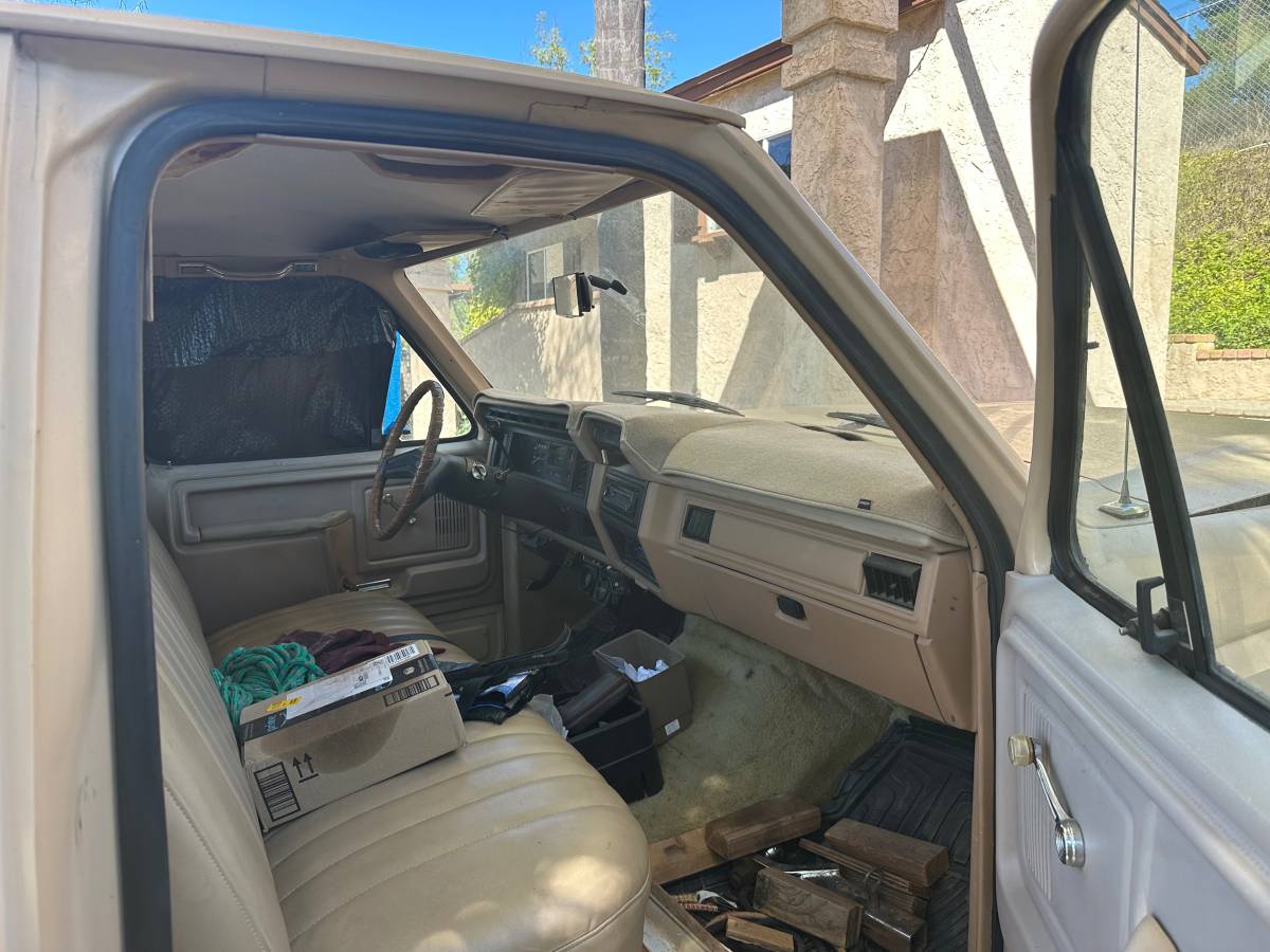 Ford-f-250-1985-brown