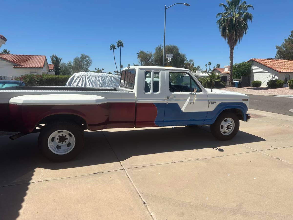 Ford-f-250-1985-custom