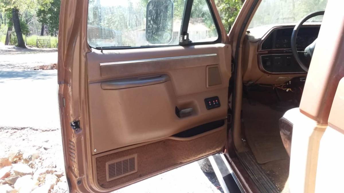 Ford-f-250-1987-brown-3