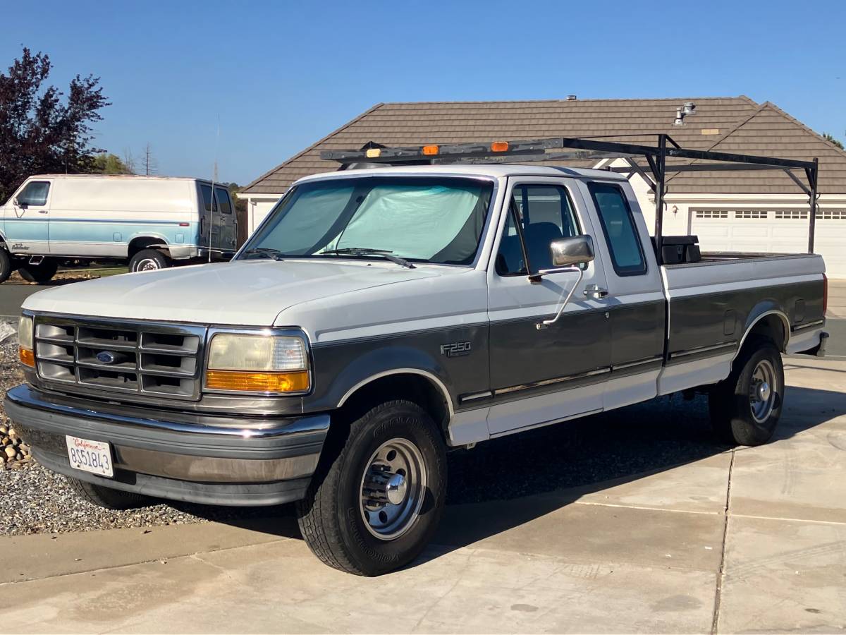 Ford-f-250-1993-white-2