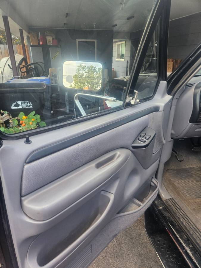 Ford-f-250-1996-black-4