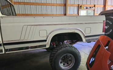 Ford-f-250-alt-lariat-1986-white-11