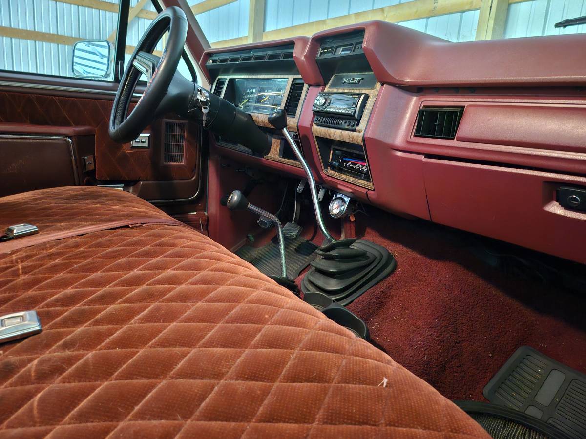 Ford-f-250-alt-lariat-1986-white-9