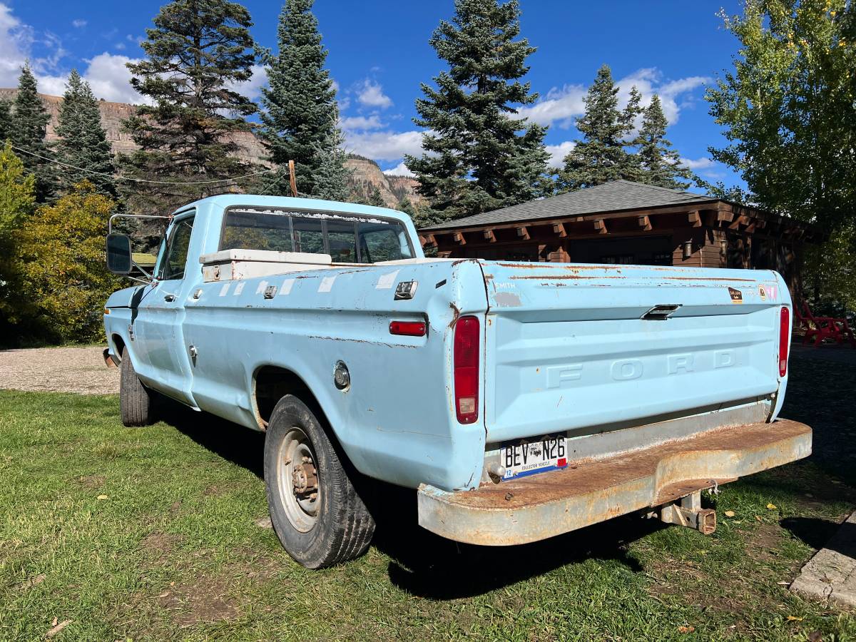 Ford-f-250-camper-special-1976-blue-11