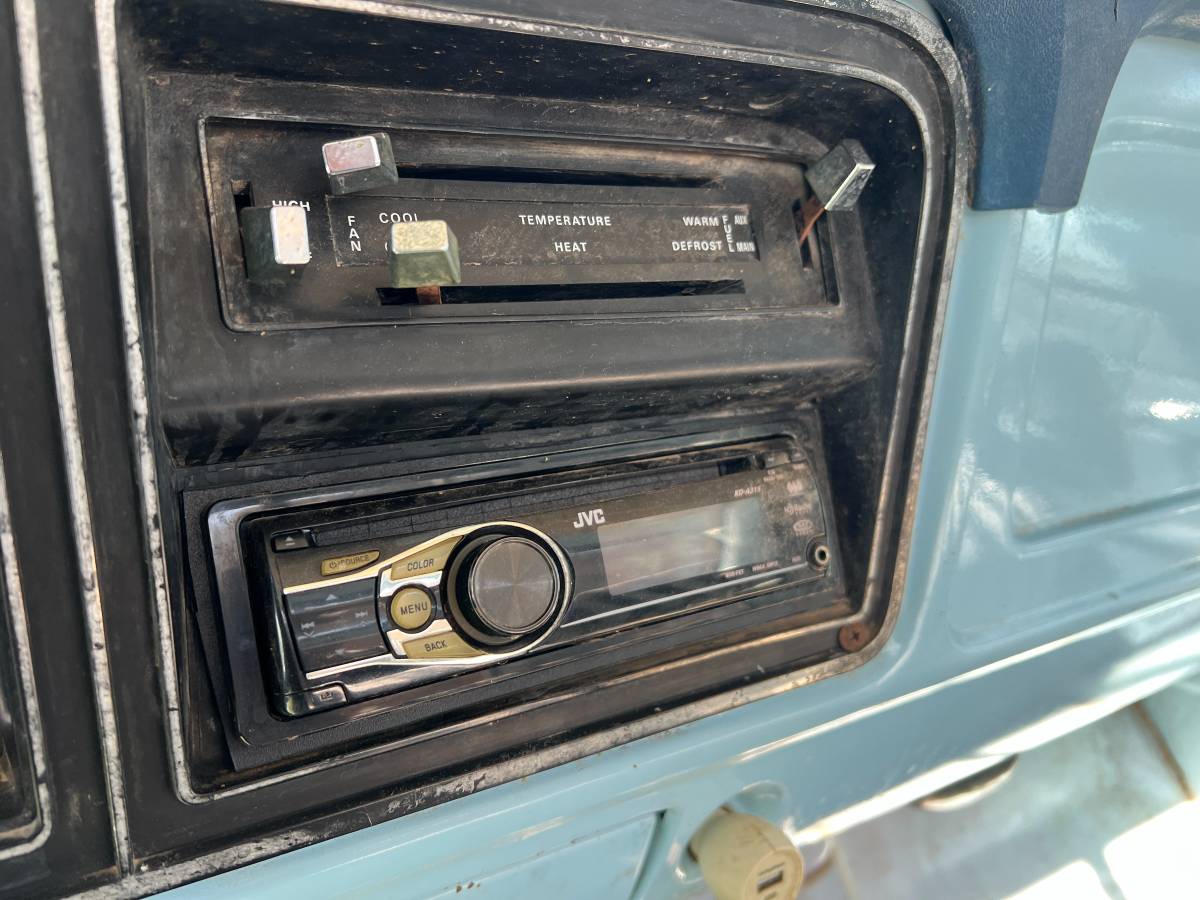 Ford-f-250-camper-special-1976-blue-15