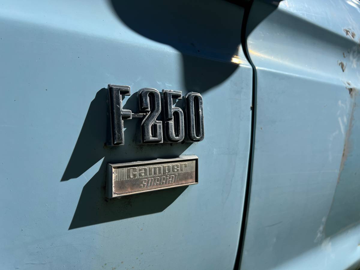 Ford-f-250-camper-special-1976-blue-9