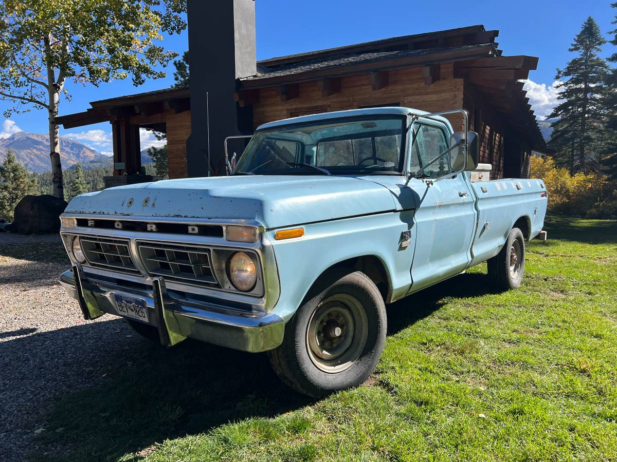 Ford-f-250-camper-special-1976-blue