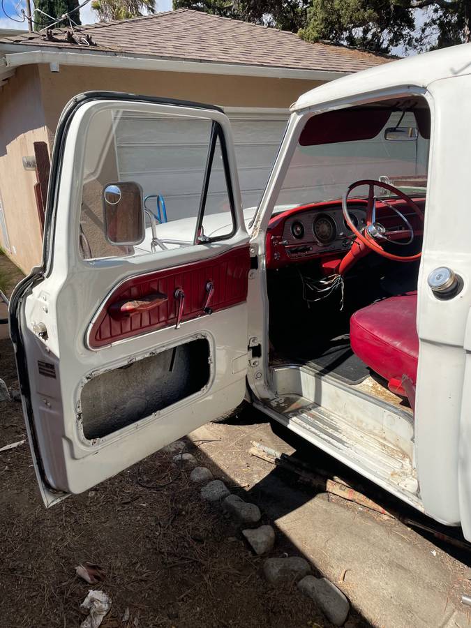 Ford-f-250-custom-cab-1964-white-11
