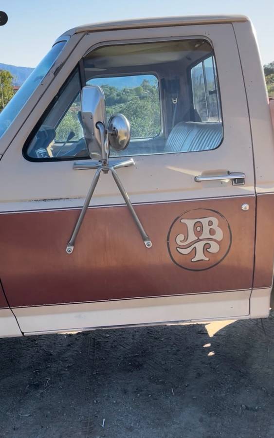 Ford-f-250-diesel-1985-brown-1