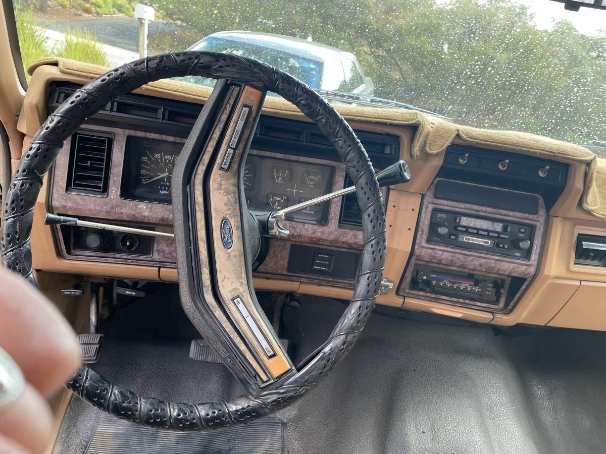 Ford-f-250-diesel-1985-brown-3