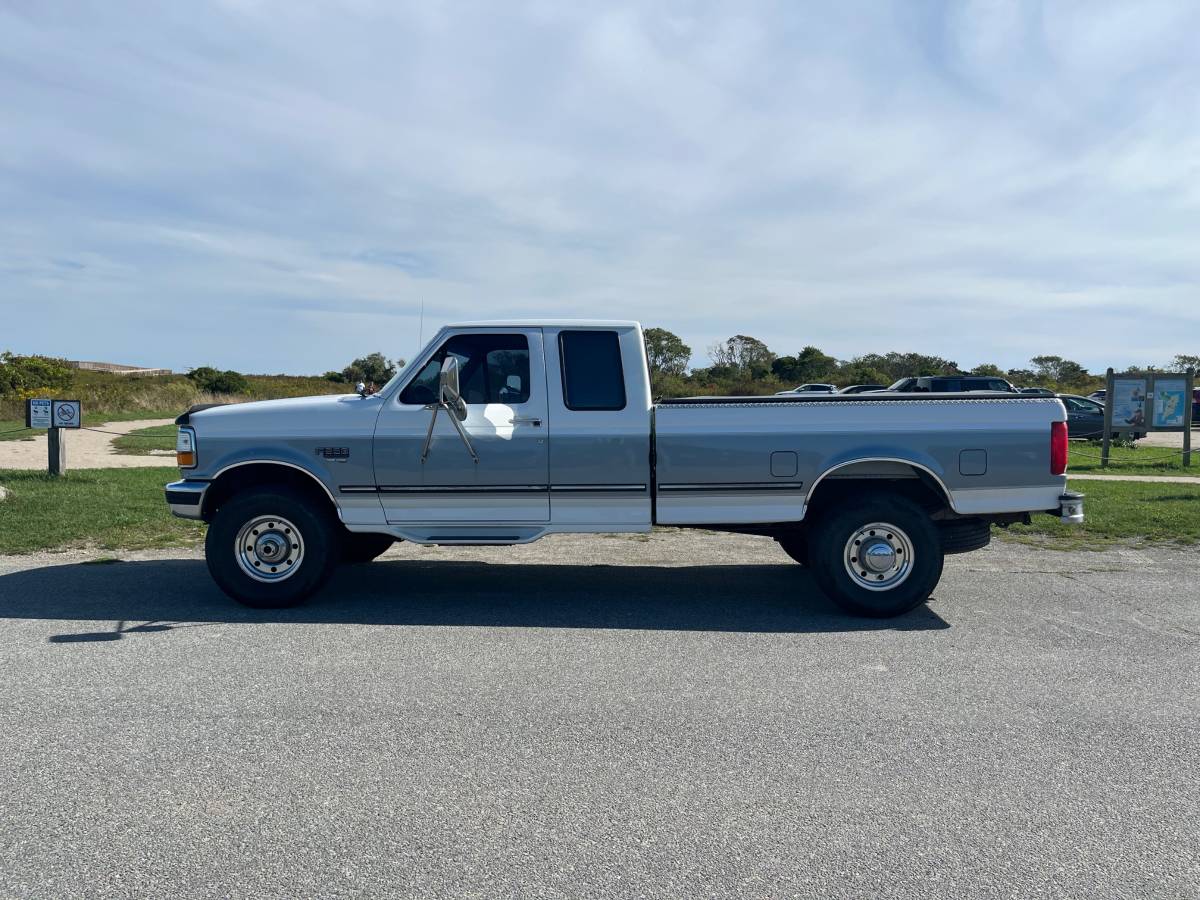 Ford-f-250-diesel-1996-grey-1