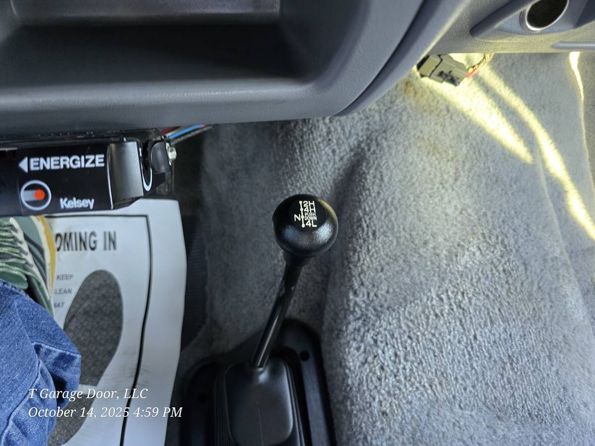 Ford-f-250-diesel-1996-white-14