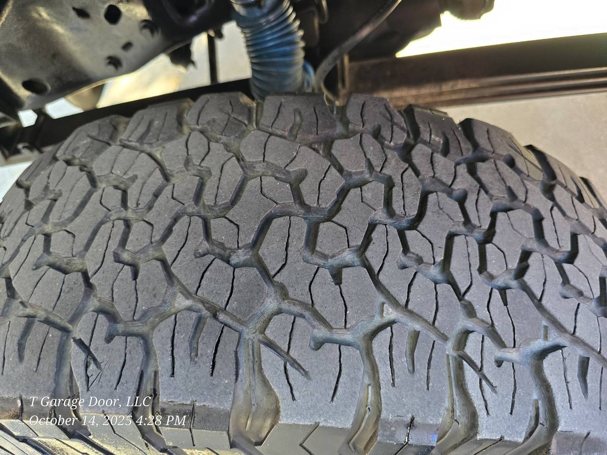 Ford-f-250-diesel-1996-white-16