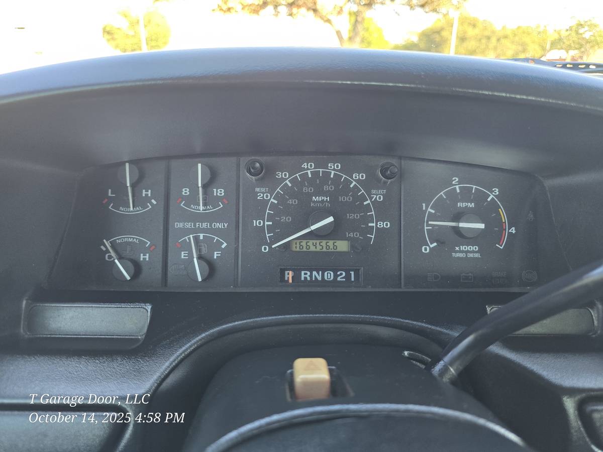 Ford-f-250-diesel-1996-white-21