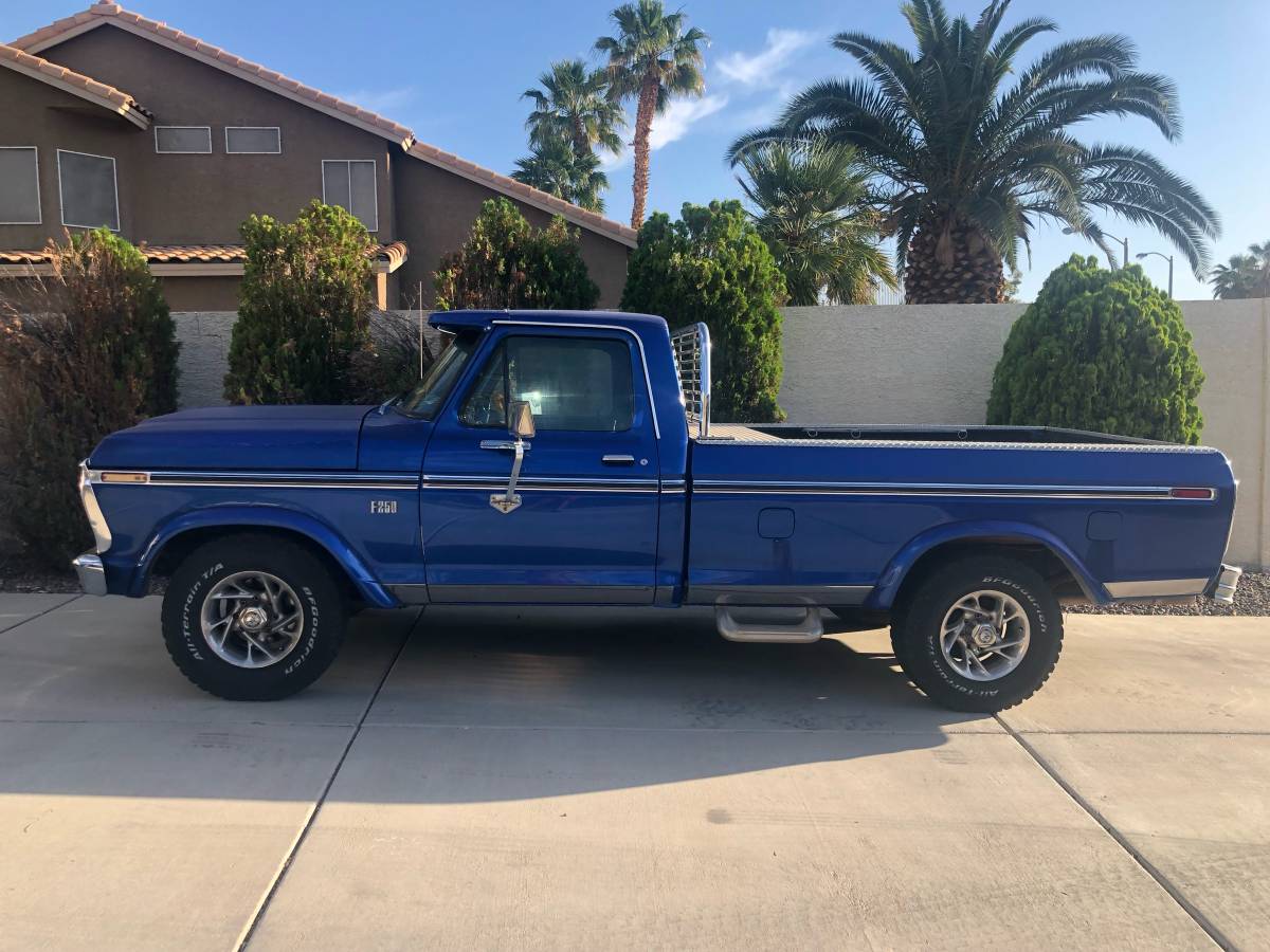 Ford-f-250-styleside-1973-blue-10