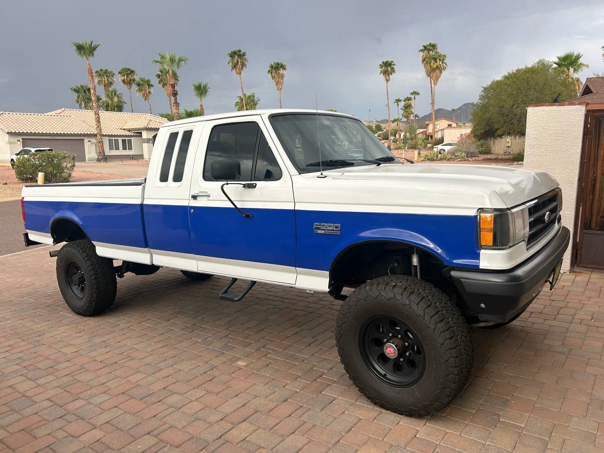 Ford-f-250-xlt-1991-white-10