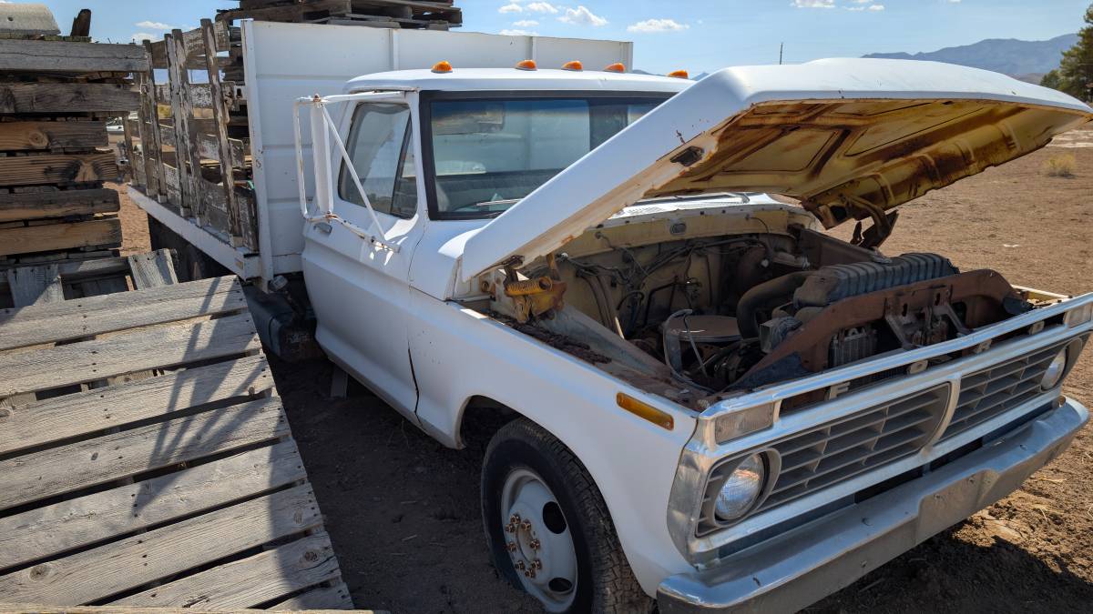 Ford-f-350-1973-white-4