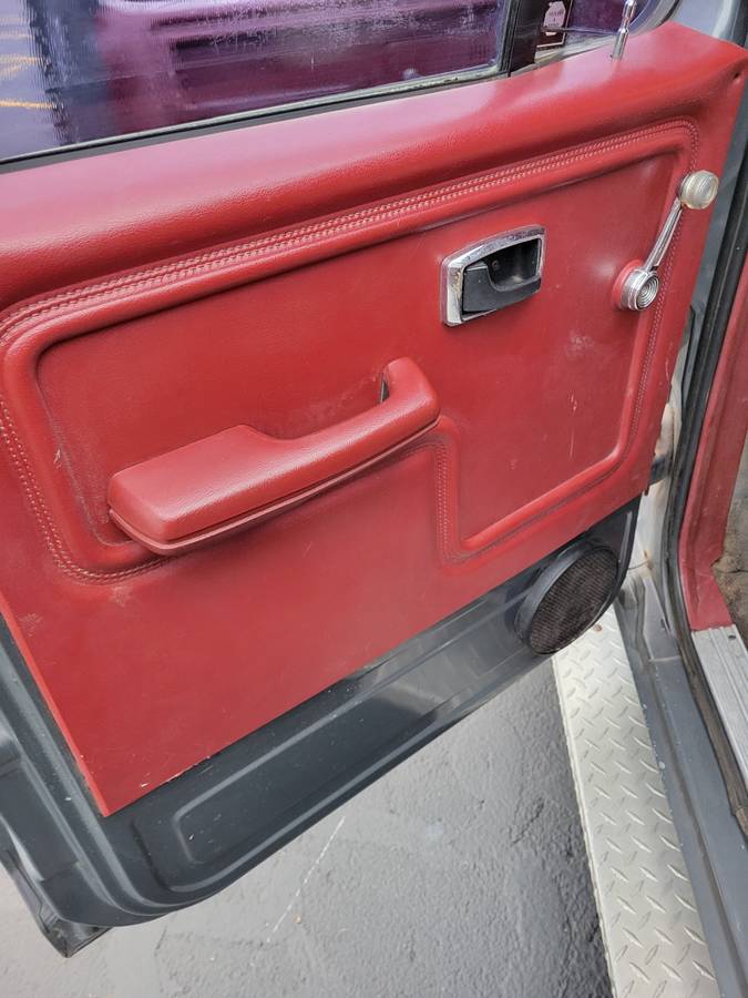 Ford-f-350-crew-cab-xl-4wd-diesel-1986-custom-18